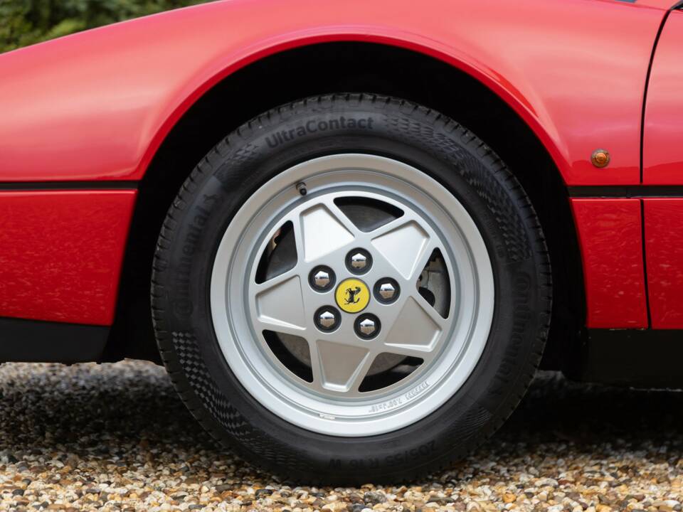 Bild 22/50 von Ferrari 328 GTB (1989)
