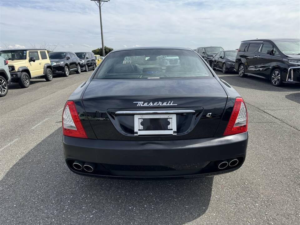 Image 7/51 of Maserati Quattroporte S 4.7 (2010)
