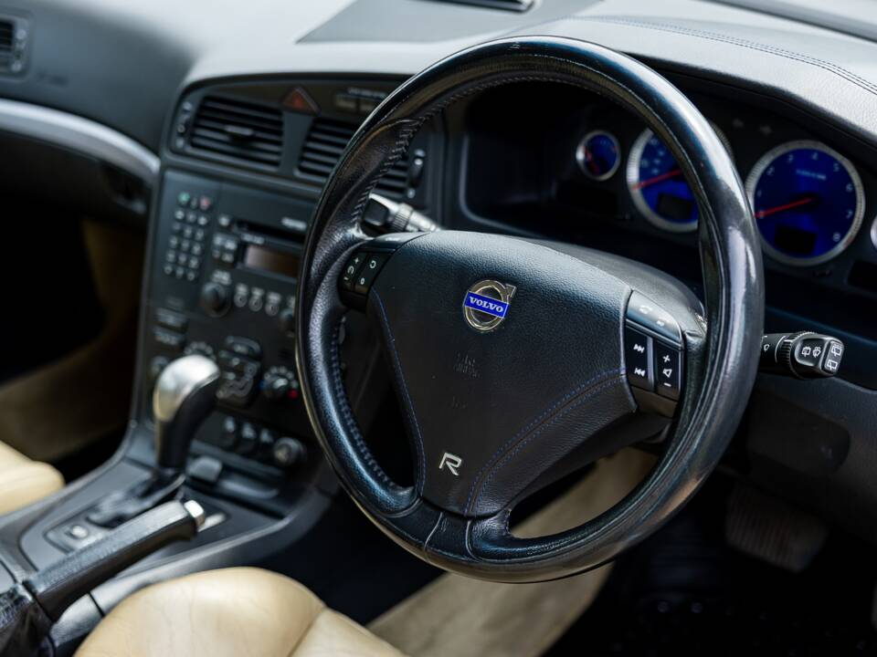 Image 39/50 de Volvo V70 R AWD (2003)