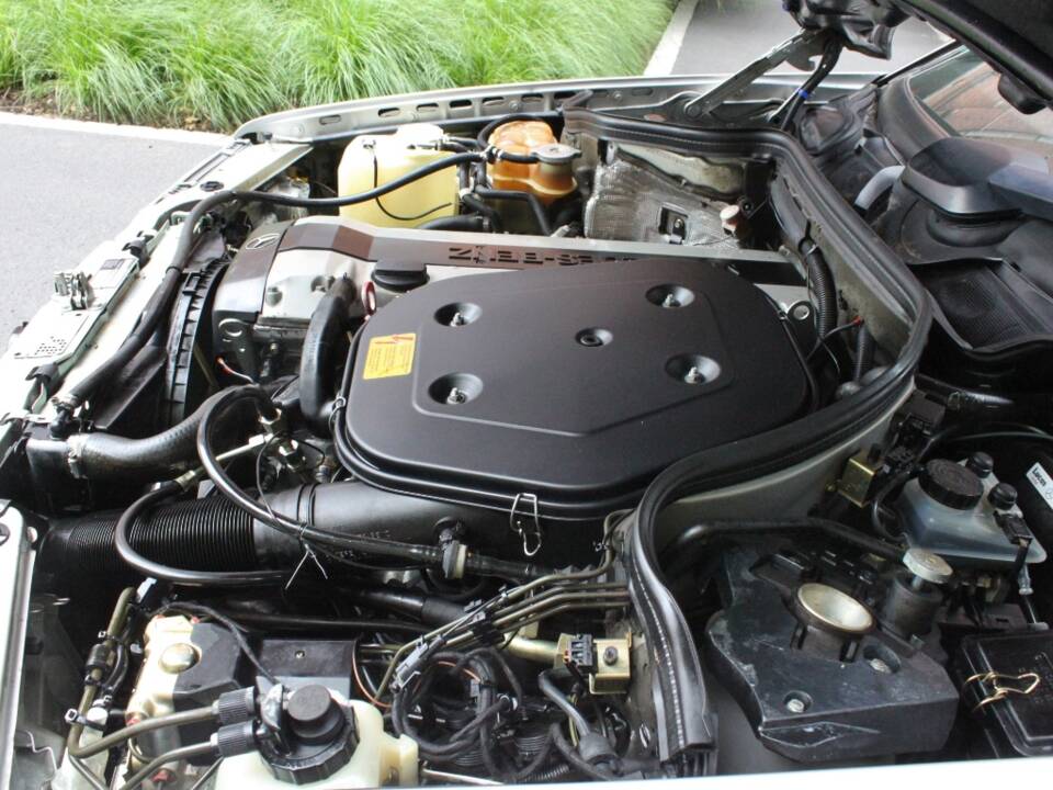 Immagine 7/19 di Mercedes-Benz 300 CE-24 (1992)