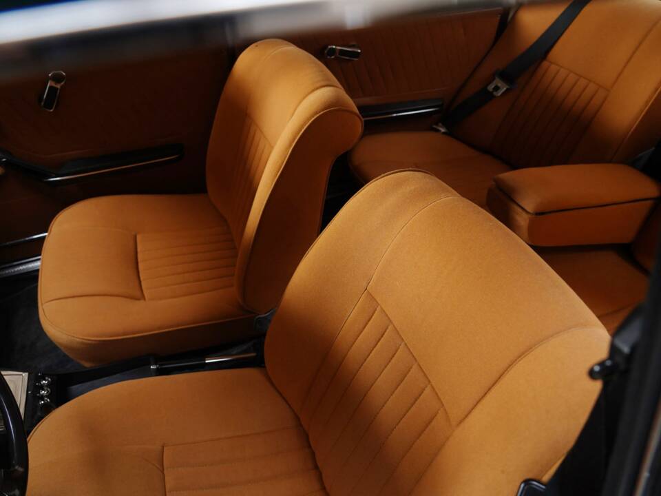 Image 27/83 of Alfa Romeo 1750 Berlina (1970)