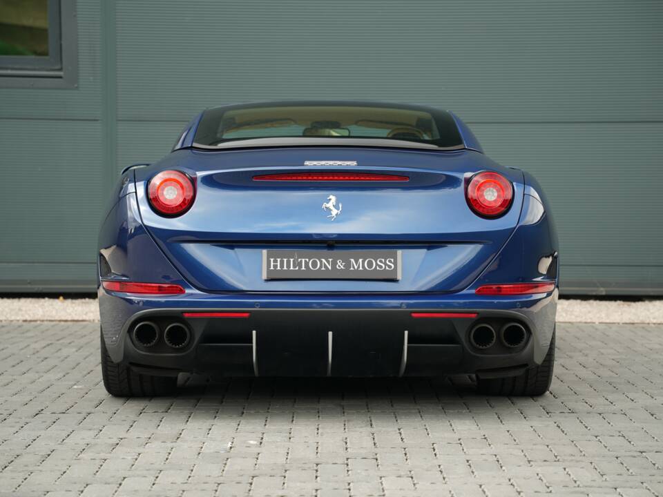 Image 8/50 of Ferrari California T (2015)