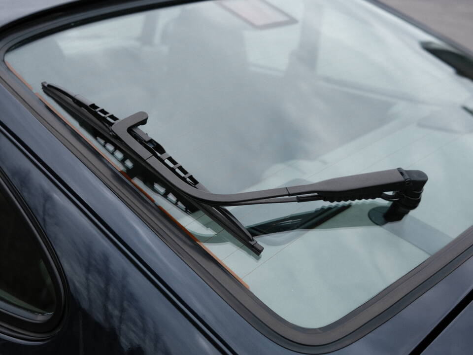 Image 70/97 of Porsche 911 Carrera 4 (1991)