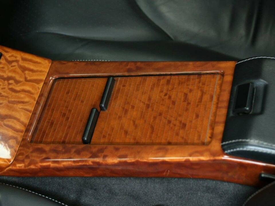 Image 24/49 of Mercedes-Benz SL 500 (2001)