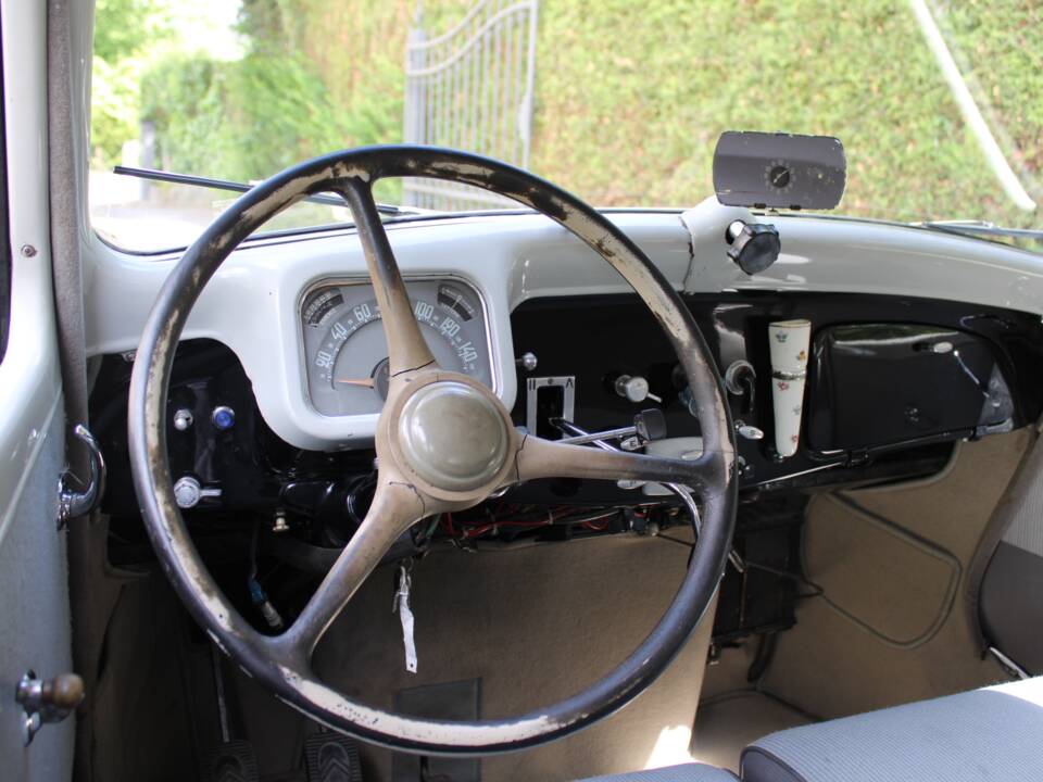 Image 25/50 of Citroën Traction Avant 11 Familiale (1955)
