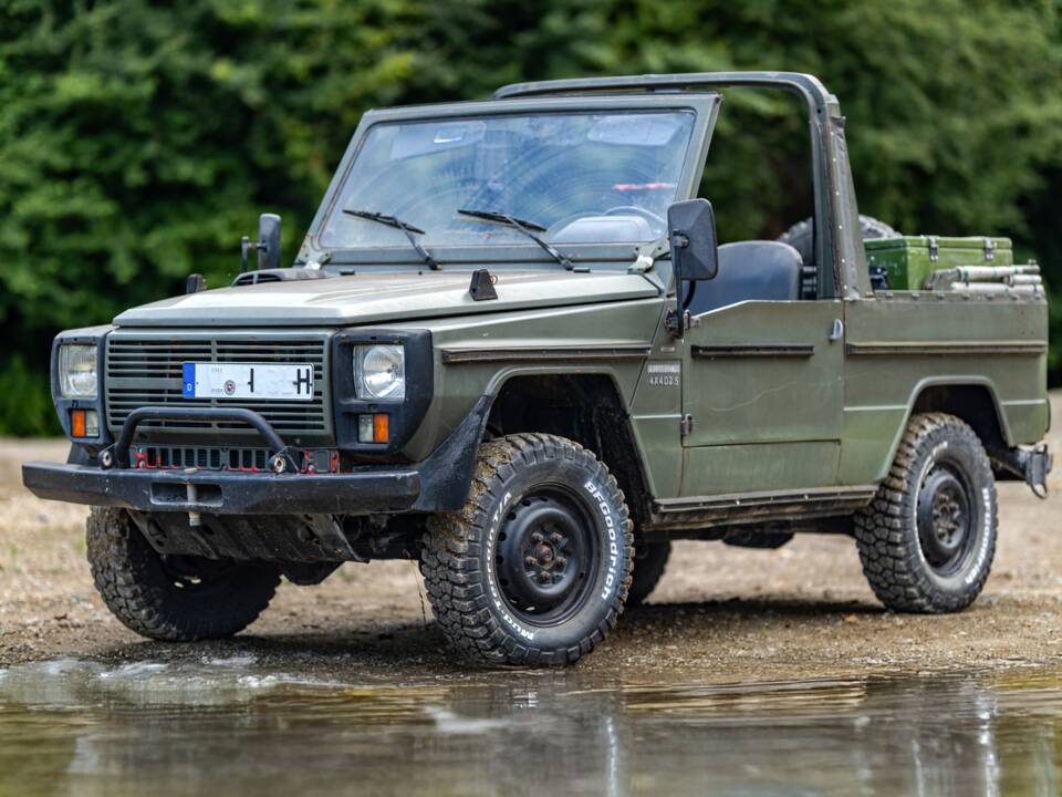 Image 11/14 of Peugeot P4 (1986)