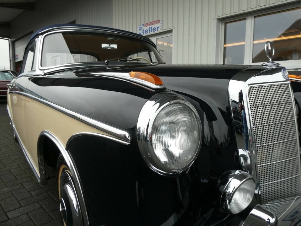 Image 20/27 of Mercedes-Benz 220 S Cabriolet (1957)