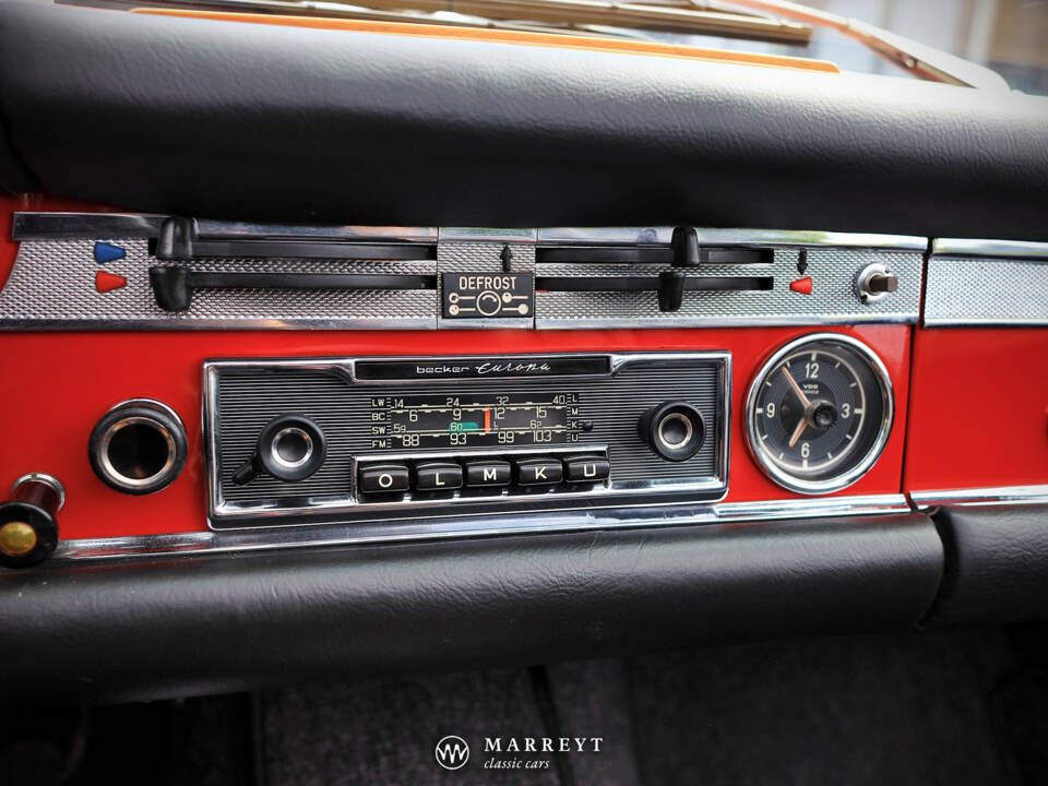 Image 51/70 of Mercedes-Benz 280 SL (1969)
