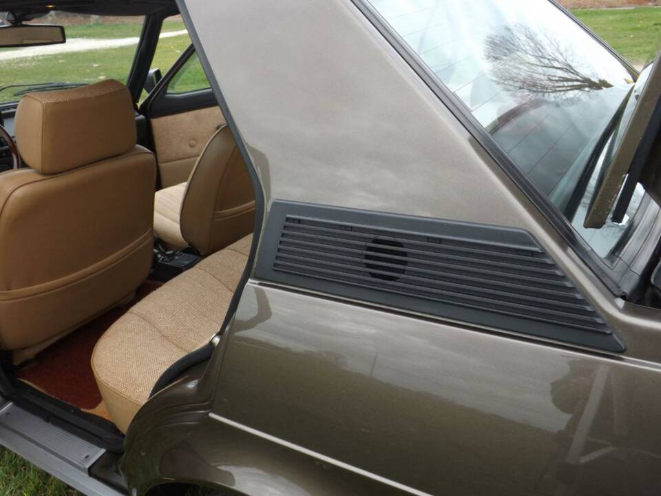 Imagen 28/50 de Alfa Romeo Giulietta 1.6 (1984)