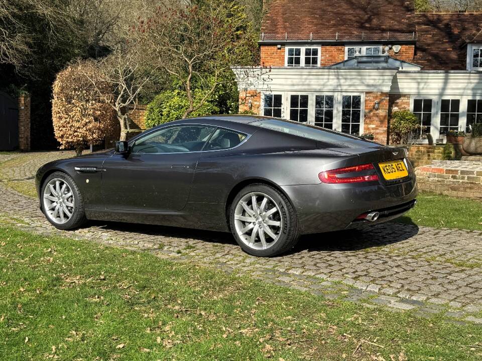 Image 14/33 of Aston Martin DB 9 (2005)