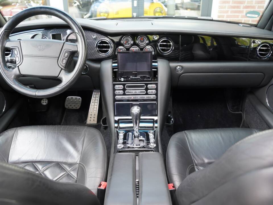 Image 17/50 of Bentley Arnage T (2007)