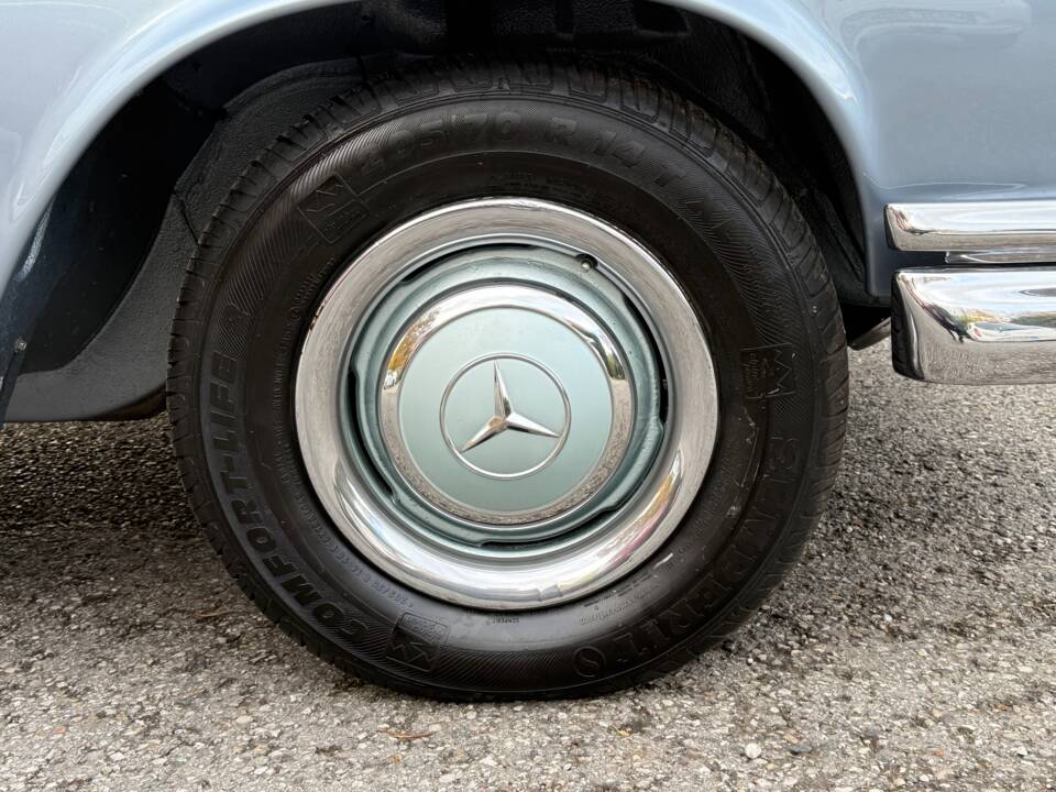 Bild 8/43 von Mercedes-Benz 250 SE (1966)