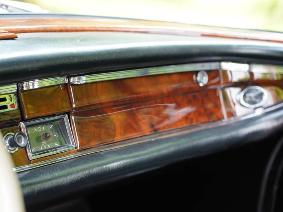 Bild 11/13 von Mercedes-Benz 220 SE b (1962)