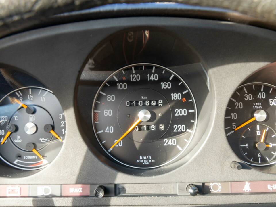 Bild 24/50 von Mercedes-Benz 380 SL (1982)