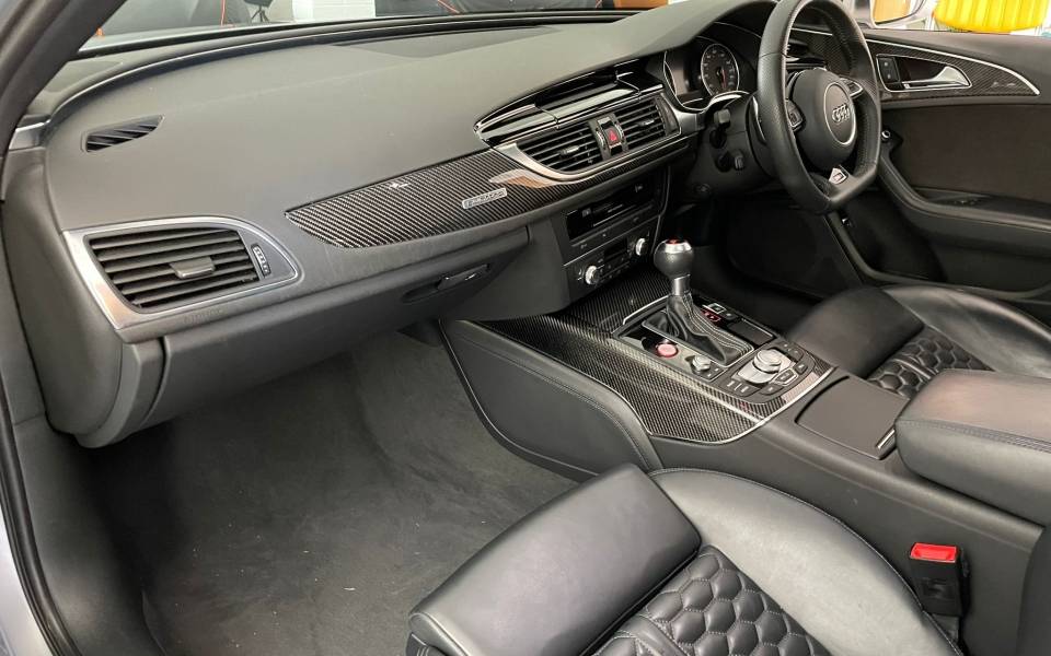Bild 18/50 von Audi RS6 Avant (2018)