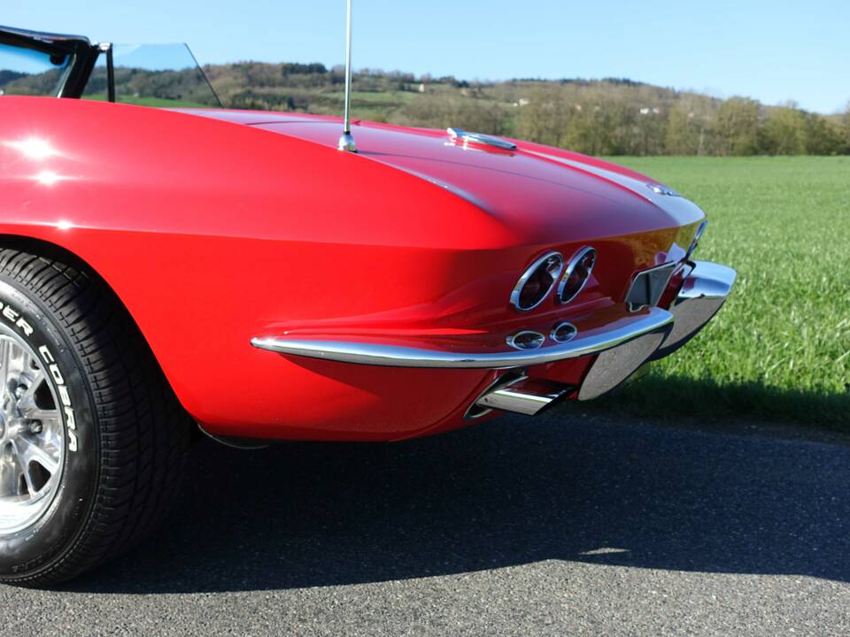 Image 11/43 of Chevrolet Corvette Sting Ray Convertible (1964)