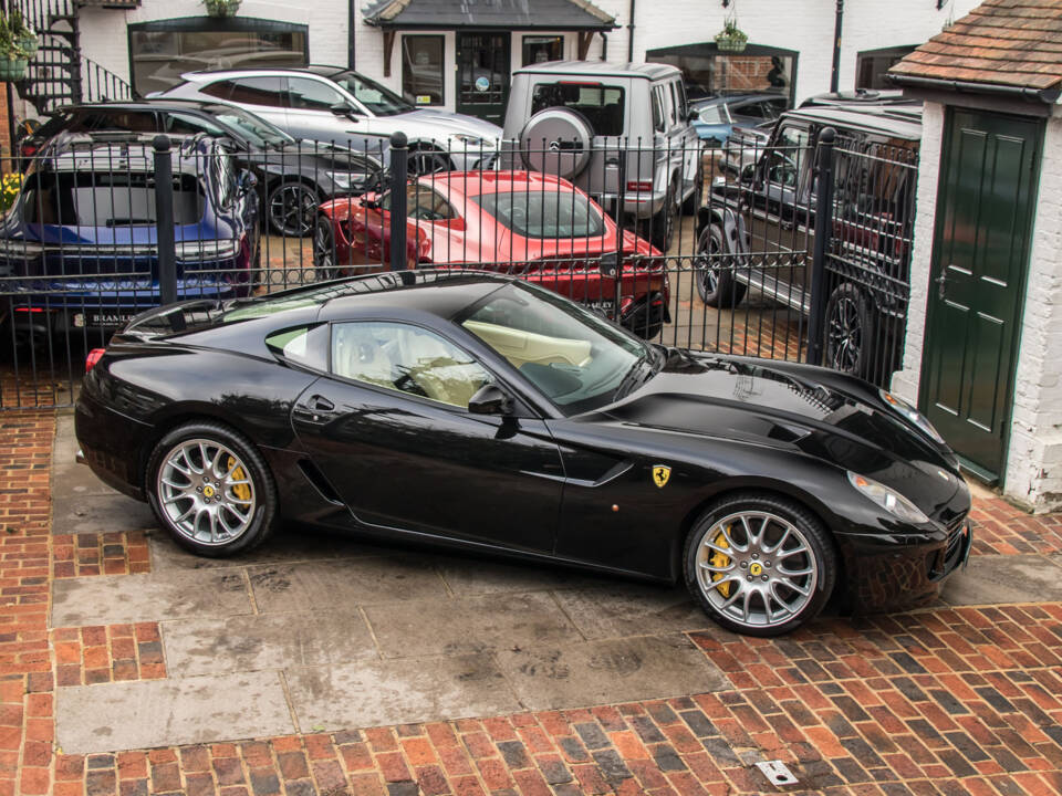 Image 8/22 of Ferrari 599 GTB Fiorano (2007)