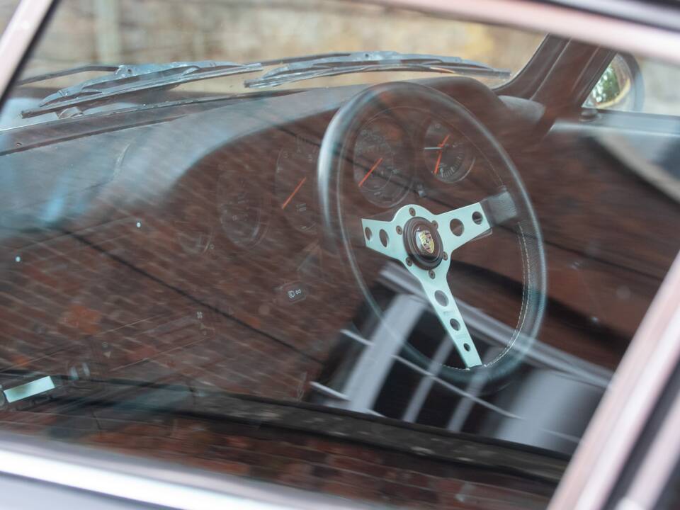 Bild 30/50 von Porsche 911 Carrera 3.2 (1988)