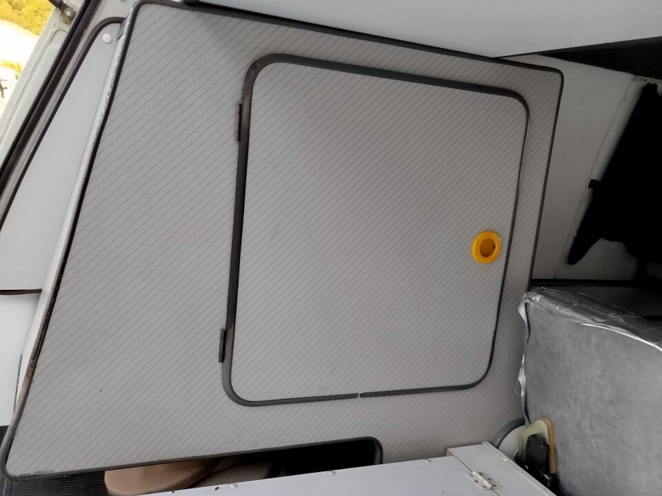 Image 24/50 of Volkswagen T3 Westfalia 1.6 TD (1985)