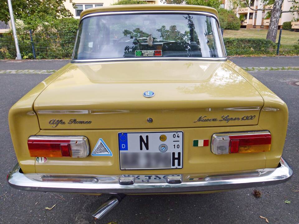 Image 5/13 de Alfa Romeo Giulia Nuova Super 1300 (1975)