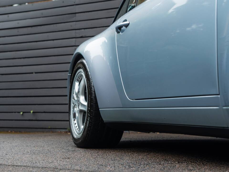 Image 56/60 of Porsche 911 Targa (1996)