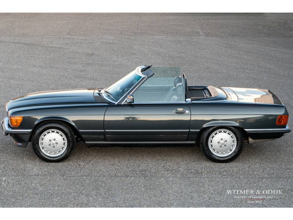 Image 17/32 de Mercedes-Benz 300 SL (1988)