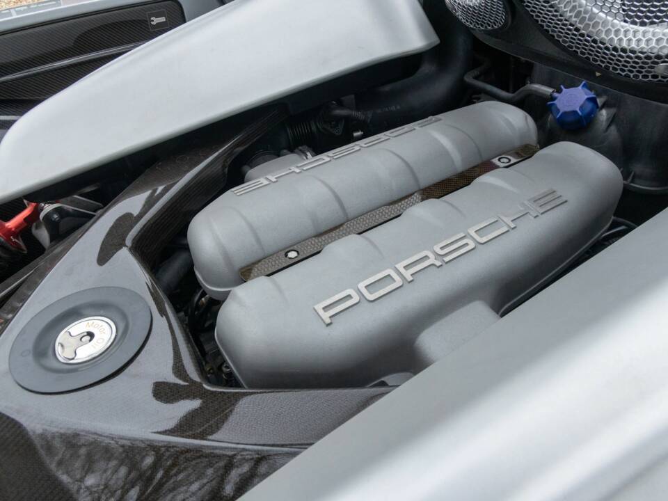 Image 17/50 de Porsche Carrera GT (2005)