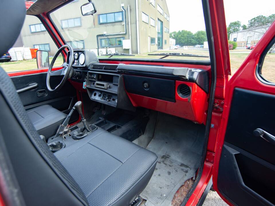 Immagine 15/42 di Mercedes-Benz 240 GD (SWB) (1979)