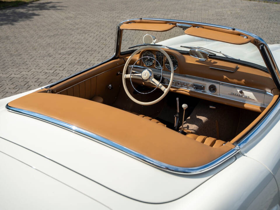 Immagine 23/38 di Mercedes-Benz 300 SL Roadster (1961)