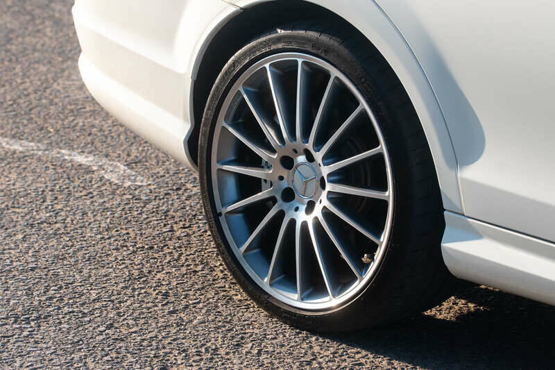 Immagine 50/50 di Mercedes-Benz C 63 AMG T (2009)