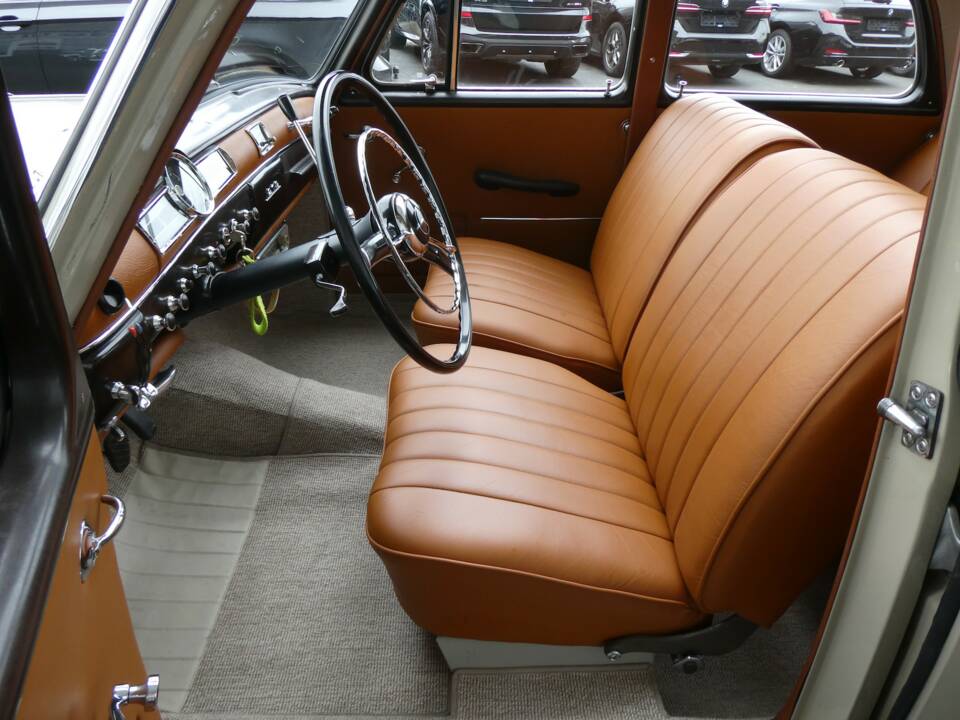 Image 9/25 of Mercedes-Benz 219 (1956)