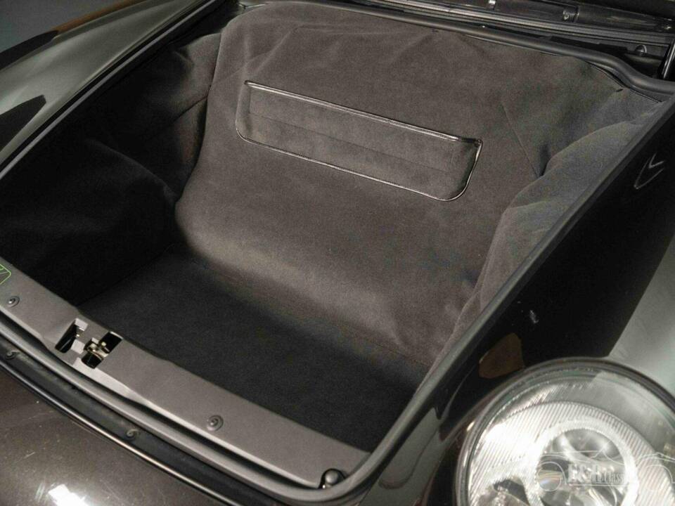 Image 18/19 of Porsche 911 Carrera (1995)