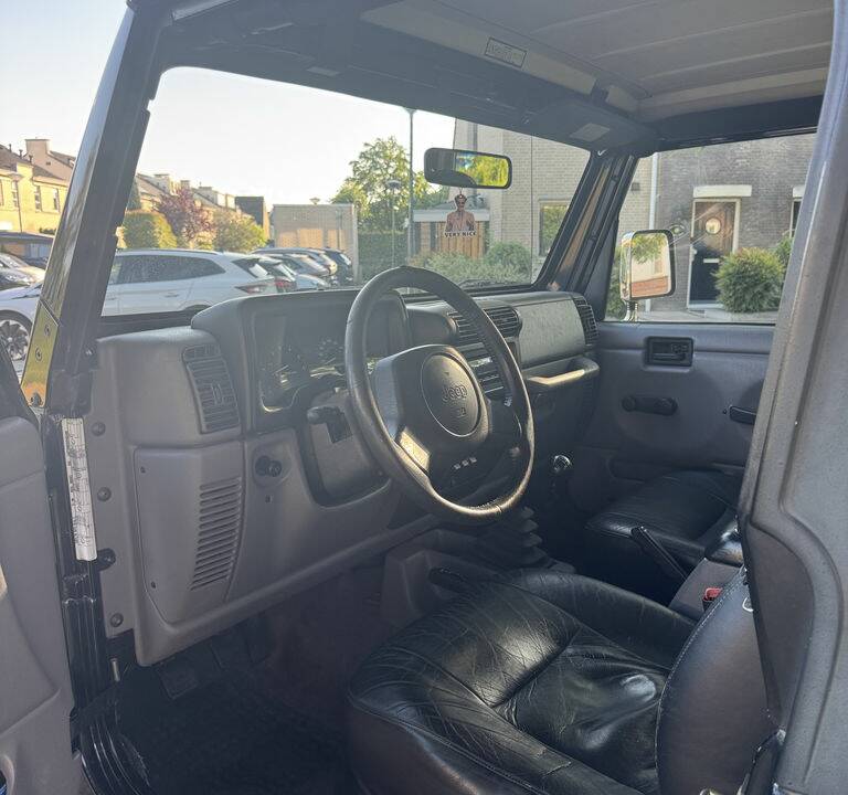 Bild 8/8 von Jeep Wrangler Sport 2.5 (1996)