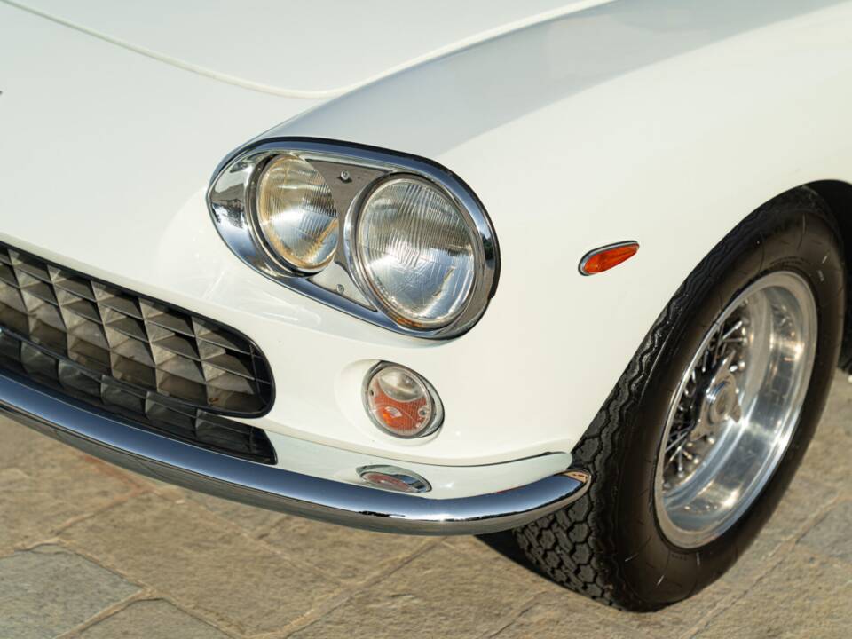Afbeelding 12/50 van Ferrari 330 GT 2+2 (1964)