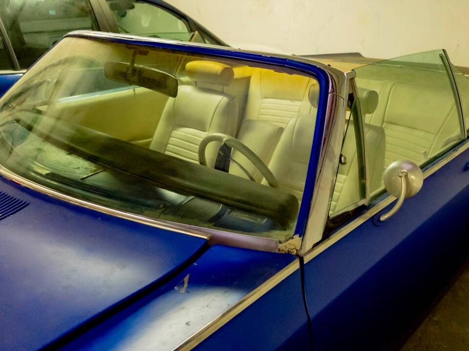 Image 2/50 of Chrysler 300 L (1970)