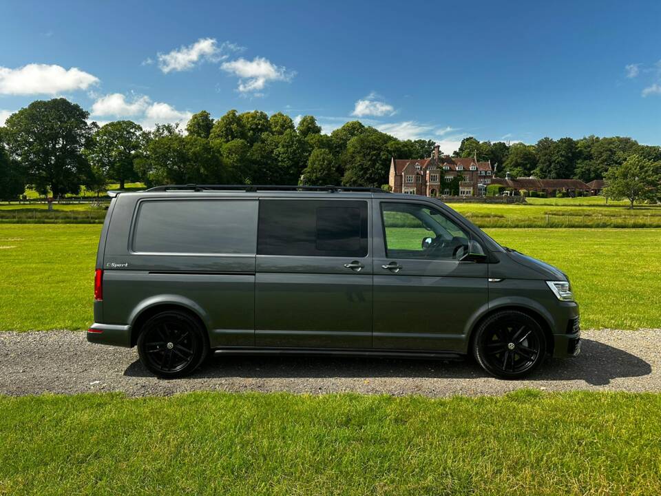 Imagen 2/57 de Volkswagen T6 Multivan 2.0 TDI (2019)