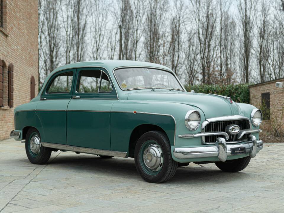 Image 2/50 of FIAT 1400 B (1958)
