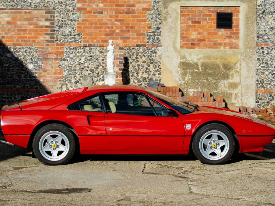 Image 2/29 of Ferrari 308 GTB (1979)