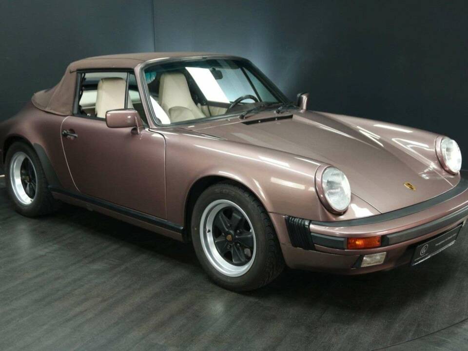 Image 8/30 de Porsche 911 Carrera 3.2 (1988)