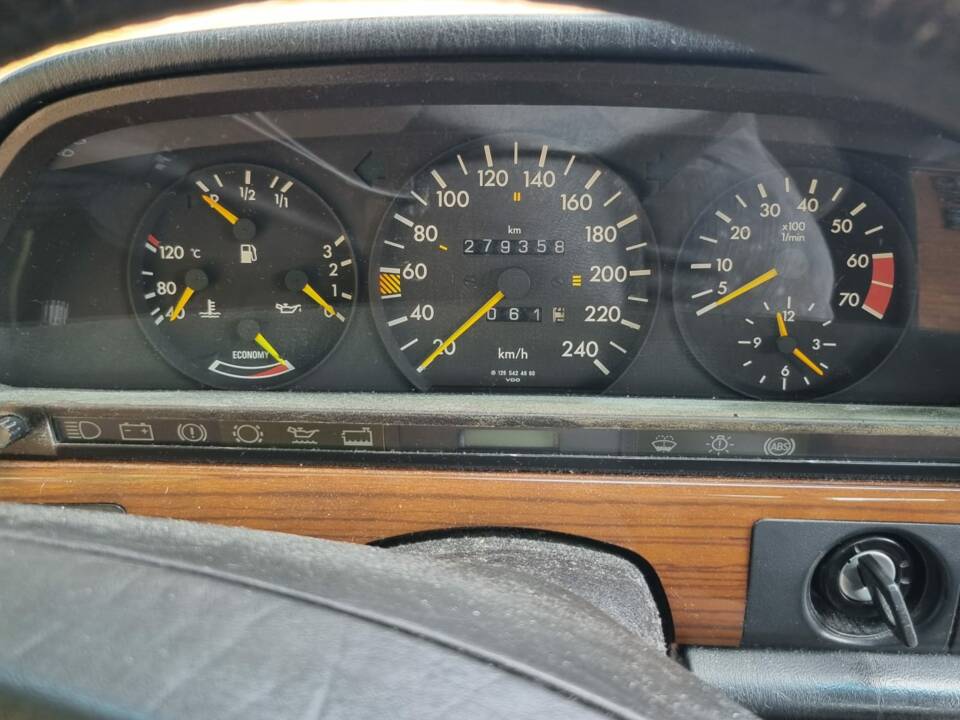 Image 9/12 of Mercedes-Benz 420 SE (1989)