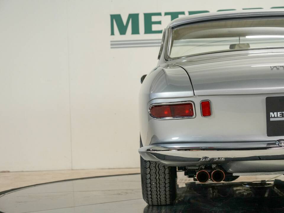 Bild 16/50 von Ferrari 330 GT (1965)