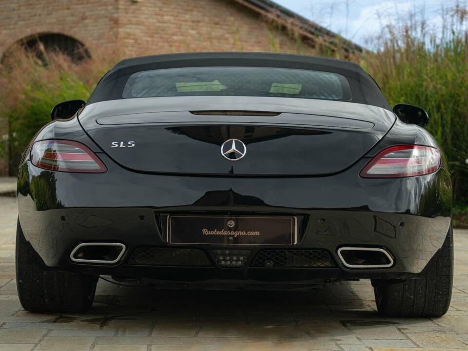 Imagen 8/50 de Mercedes-Benz SLS AMG Roadster (2011)