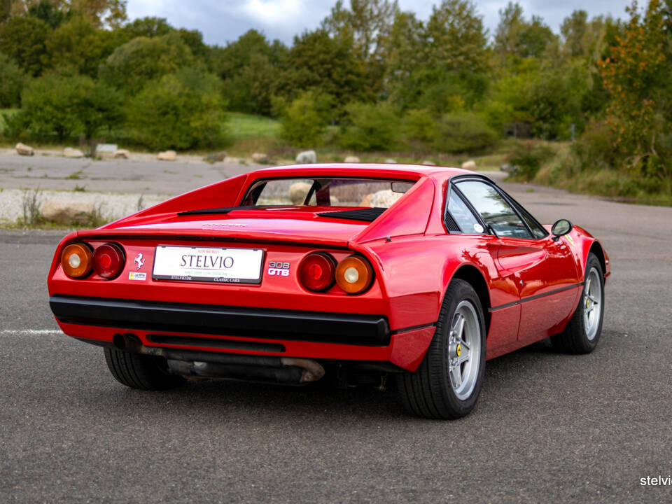 Image 18/65 of Ferrari 308 GTB (1978)