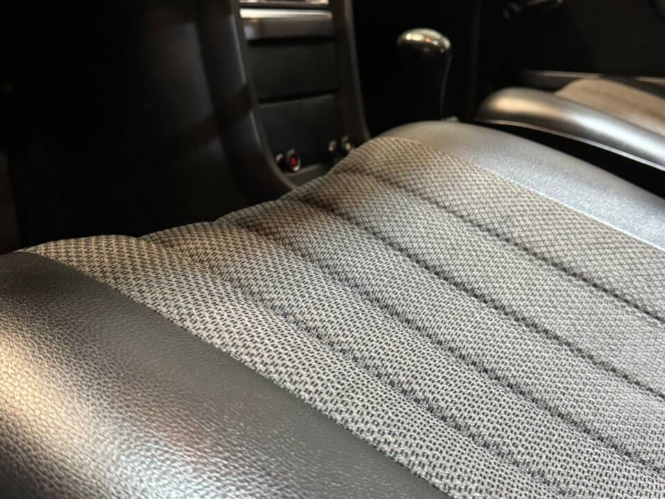 Immagine 21/35 di Mercedes-Benz 200 (1975)