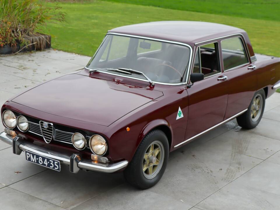 Image 3/50 of Alfa Romeo 1750 Berlina (1971)