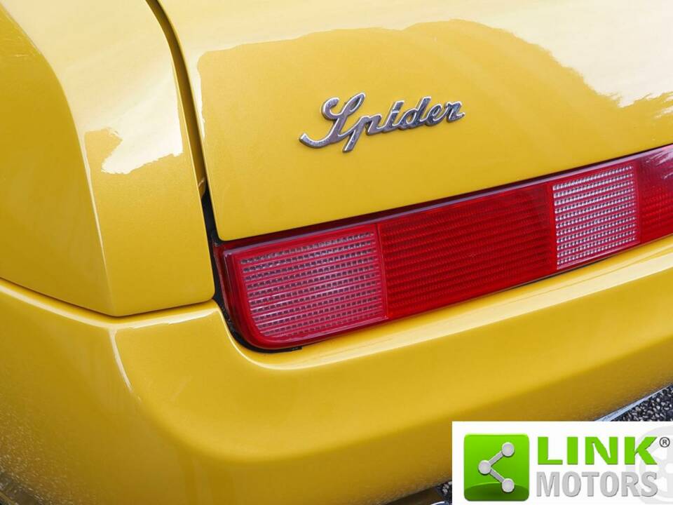 Bild 8/10 von Alfa Romeo Spider 1.8 Twin Spark (2000)