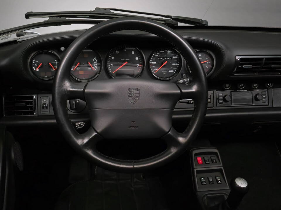 Image 29/40 of Porsche 911 Carrera 4S (1989)