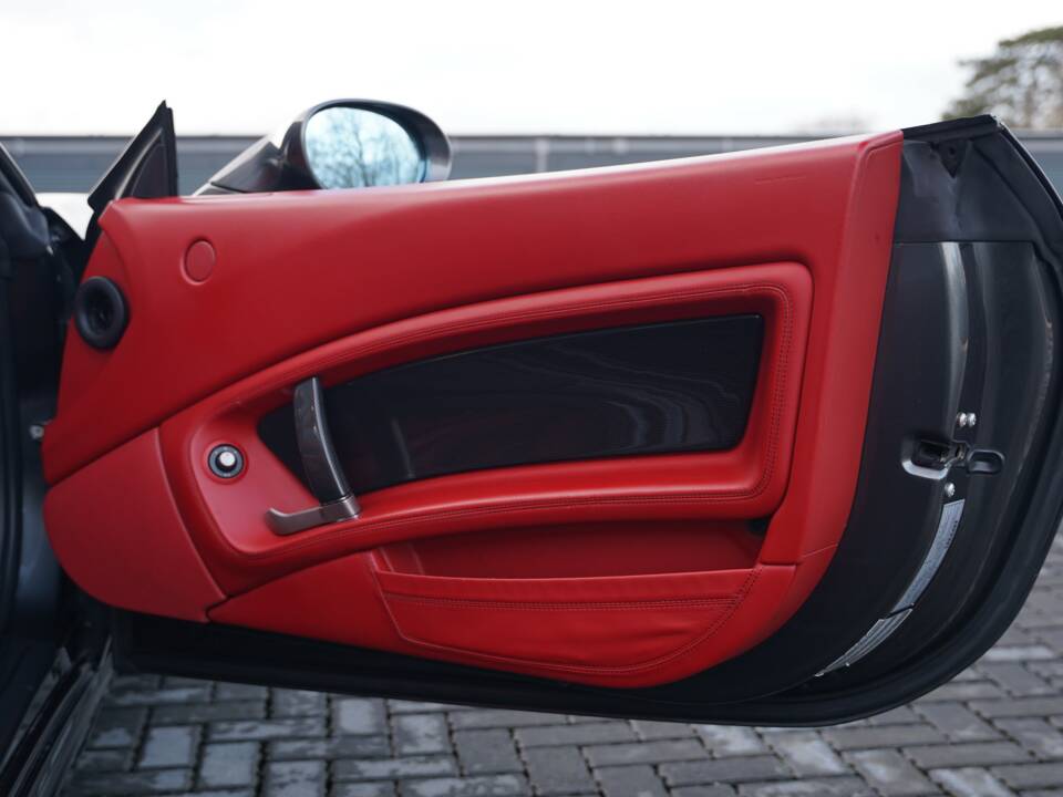 Image 14/50 of Ferrari California (2009)