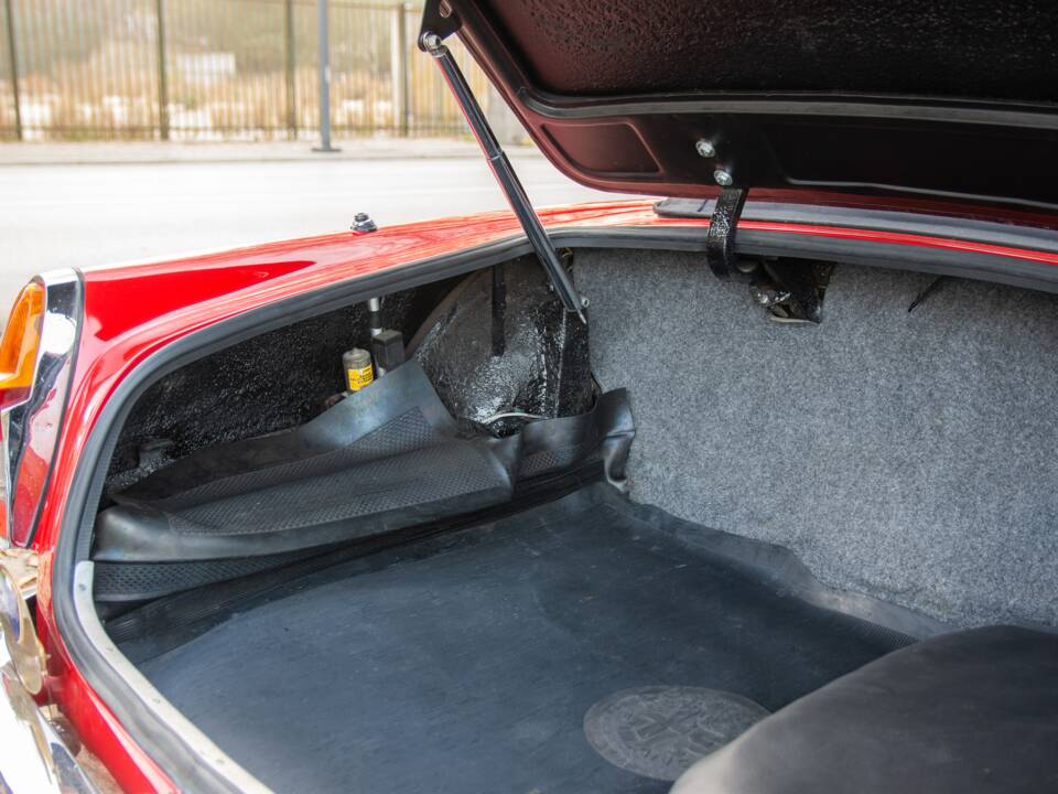 Immagine 63/94 di Alfa Romeo 2600 Spider (1964)