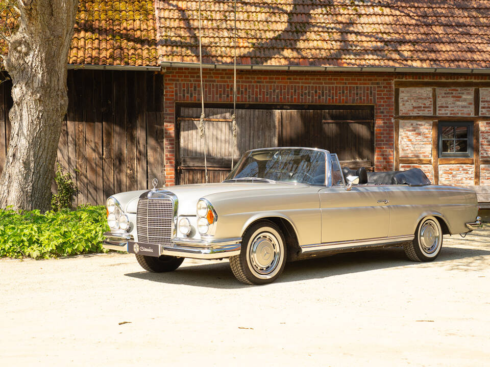 Bild 2/56 von Mercedes-Benz 280 SE (1968)